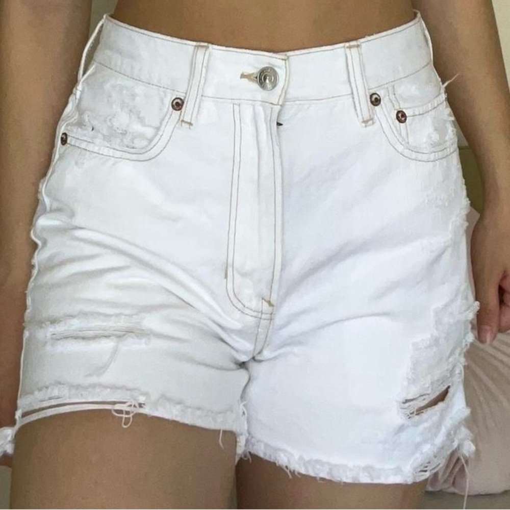 American Eagle Vintage Shorts. White. Size 4.